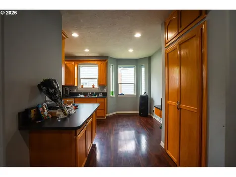 4120 45th Avenue NE Salem OR 97305