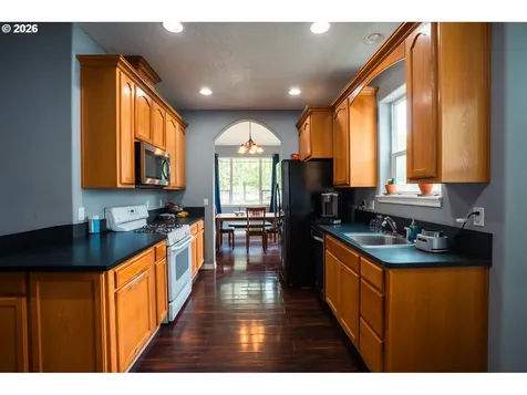 4120 45th Avenue NE Salem OR 97305