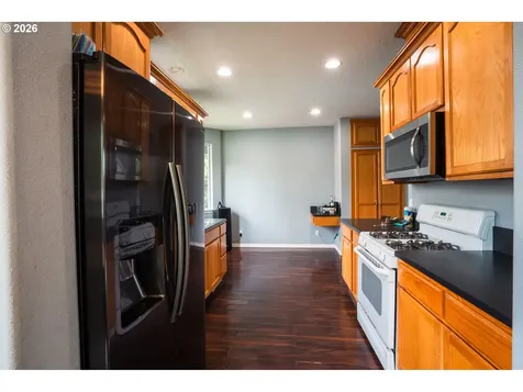 4120 45th Avenue NE Salem OR 97305