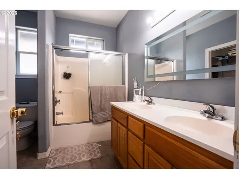 4120 45th Avenue NE Salem OR 97305