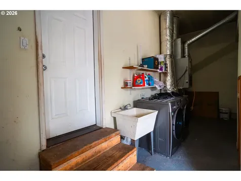 4120 45th Avenue NE Salem OR 97305