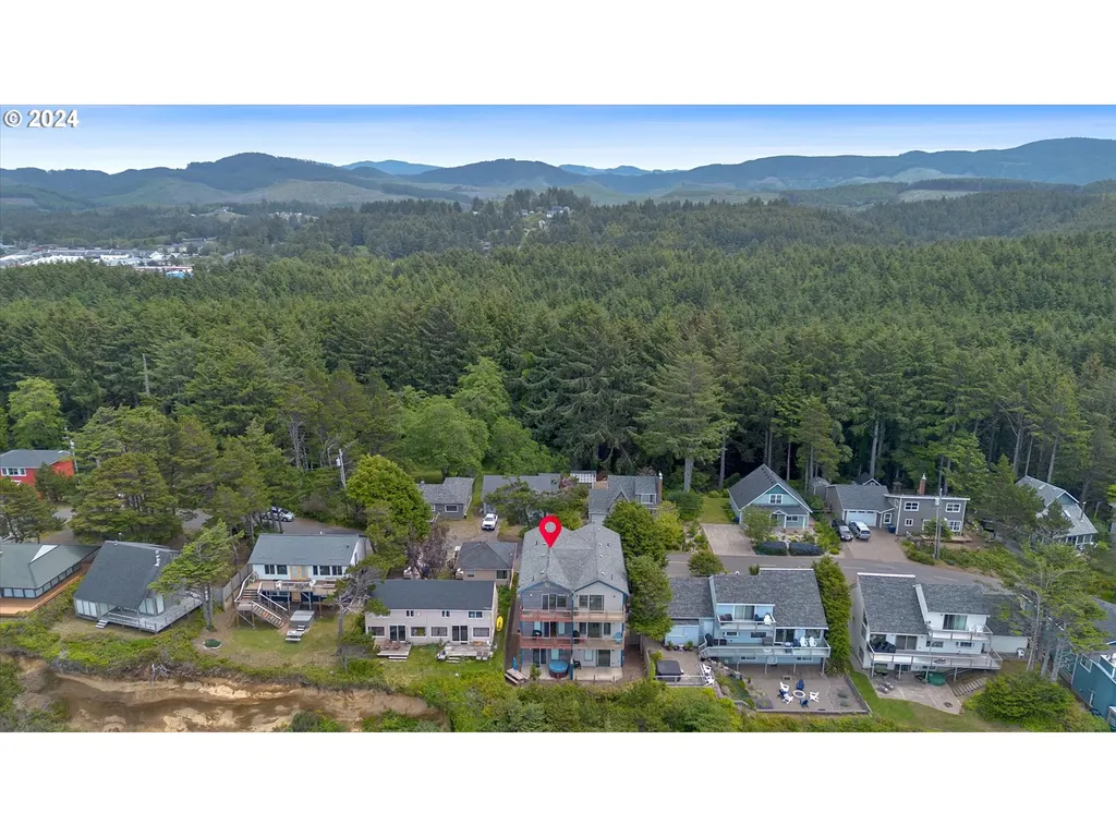 1933 SW Coast Avenue Lincoln City OR 97367