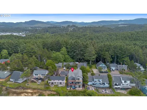 1933 SW Coast Avenue Lincoln City OR 97367