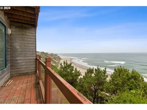 1933 SW Coast Avenue Lincoln City OR 97367