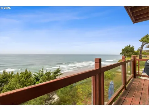 1933 SW Coast Avenue Lincoln City OR 97367