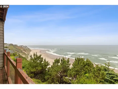 1933 SW Coast Avenue Lincoln City OR 97367