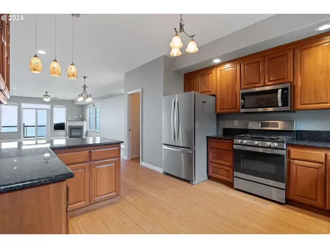 1933 SW Coast Avenue Lincoln City OR 97367
