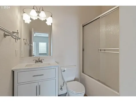 1933 SW Coast Avenue Lincoln City OR 97367