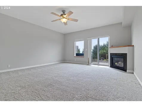 1933 SW Coast Avenue Lincoln City OR 97367