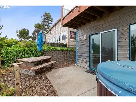 1933 SW Coast Avenue Lincoln City OR 97367