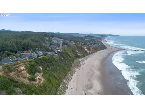 1933 SW Coast Avenue Lincoln City OR 97367