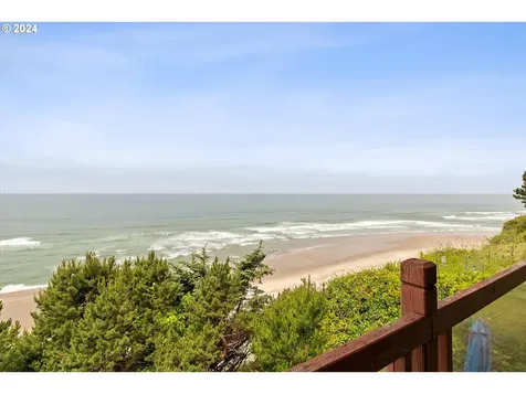1933 SW Coast Avenue Lincoln City OR 97367