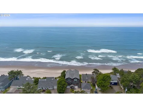 1933 SW Coast Avenue Lincoln City OR 97367