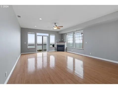 1933 SW Coast Avenue Lincoln City OR 97367