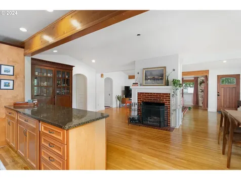 125 W 37th Street Vancouver WA 98660