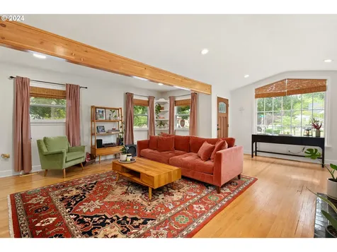 125 W 37th Street Vancouver WA 98660