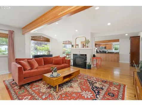 125 W 37th Street Vancouver WA 98660