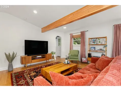 125 W 37th Street Vancouver WA 98660