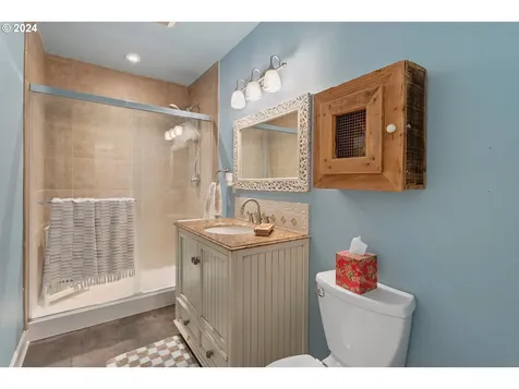 125 W 37th Street Vancouver WA 98660