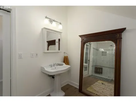 125 W 37th Street Vancouver WA 98660