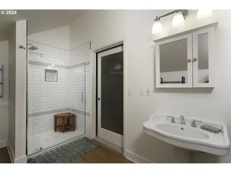 125 W 37th Street Vancouver WA 98660