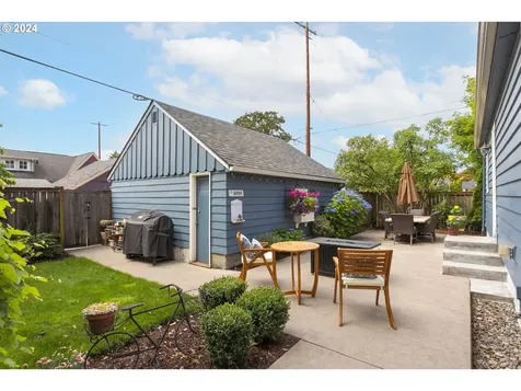 125 W 37th Street Vancouver WA 98660