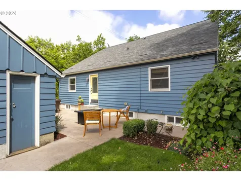 125 W 37th Street Vancouver WA 98660