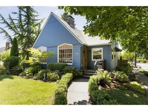 125 W 37th Street Vancouver WA 98660