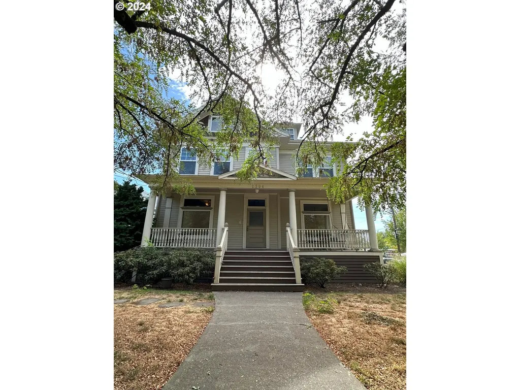 1304 SE Madison Street Portland OR 97214