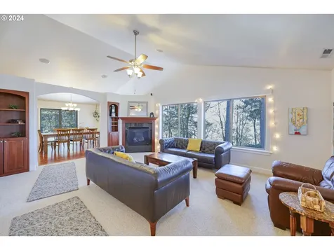 766 S 47th Place Springfield OR 97478