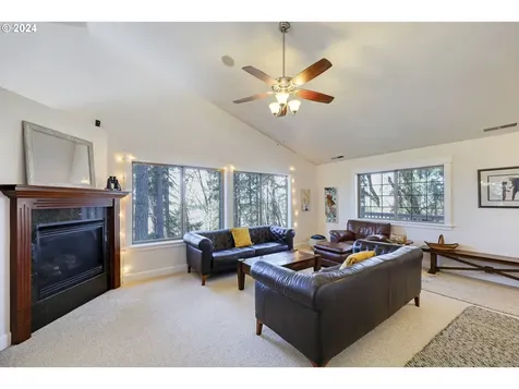 766 S 47th Place Springfield OR 97478