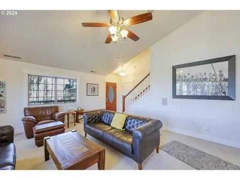 766 S 47th Place Springfield OR 97478