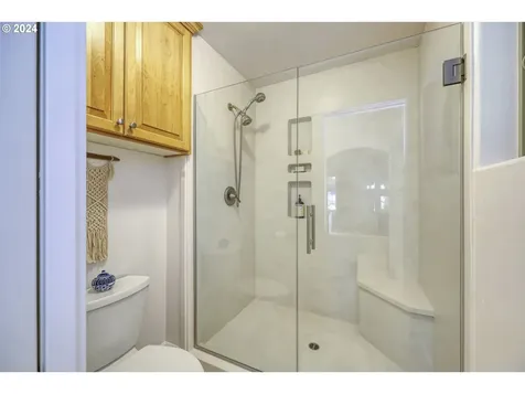 766 S 47th Place Springfield OR 97478
