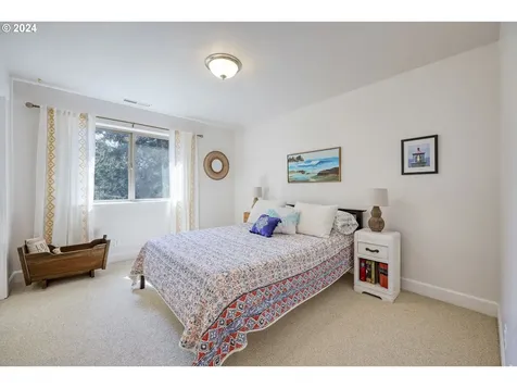 766 S 47th Place Springfield OR 97478