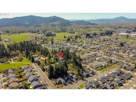 766 S 47th Place Springfield OR 97478