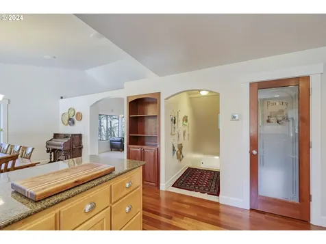 766 S 47th Place Springfield OR 97478