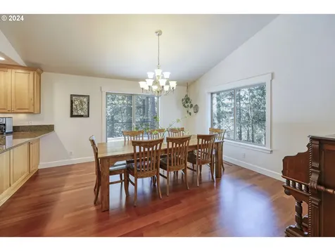 766 S 47th Place Springfield OR 97478