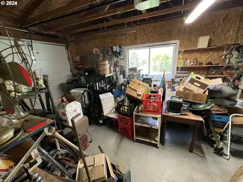 62 N Elliott Street Coquille OR 97423