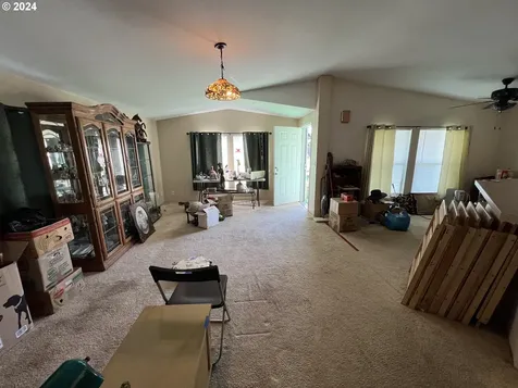 62 N Elliott Street Coquille OR 97423
