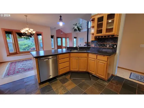 32633 Glaisyer Hill Road Cottage Grove OR 97424