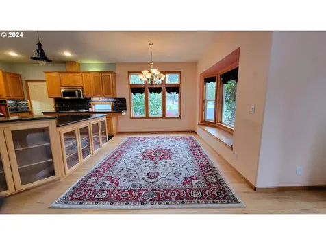 32633 Glaisyer Hill Road Cottage Grove OR 97424