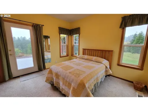 32633 Glaisyer Hill Road Cottage Grove OR 97424