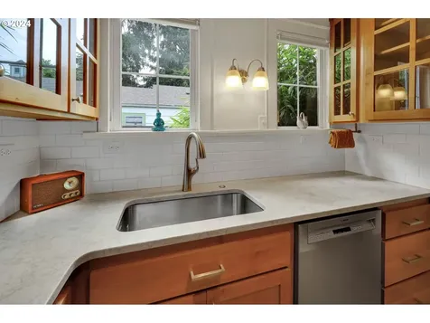 1378 W 11th Avenue Eugene OR 97402