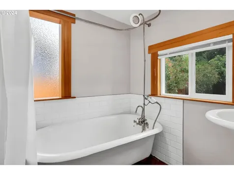 1378 W 11th Avenue Eugene OR 97402