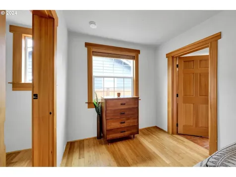 1378 W 11th Avenue Eugene OR 97402