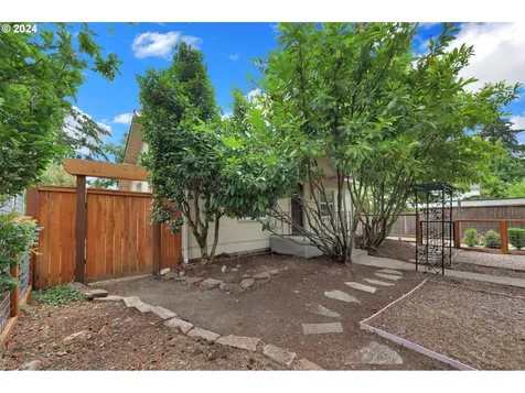 1378 W 11th Avenue Eugene OR 97402