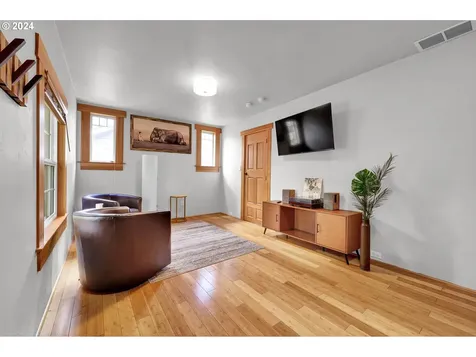 1378 W 11th Avenue Eugene OR 97402