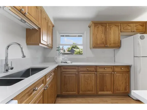 9222 N Fortune Avenue Portland OR 97203