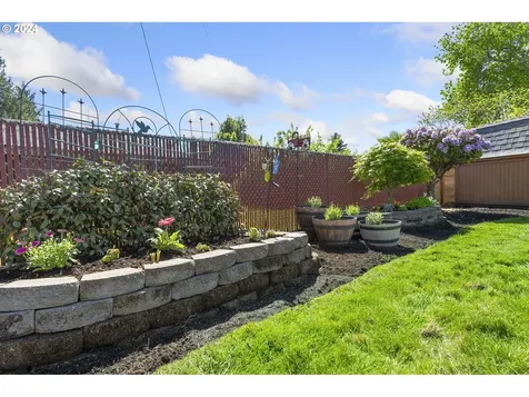 9222 N Fortune Avenue Portland OR 97203