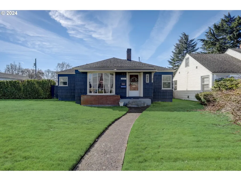 2637 Ocean Beach Highway Longview WA 98632